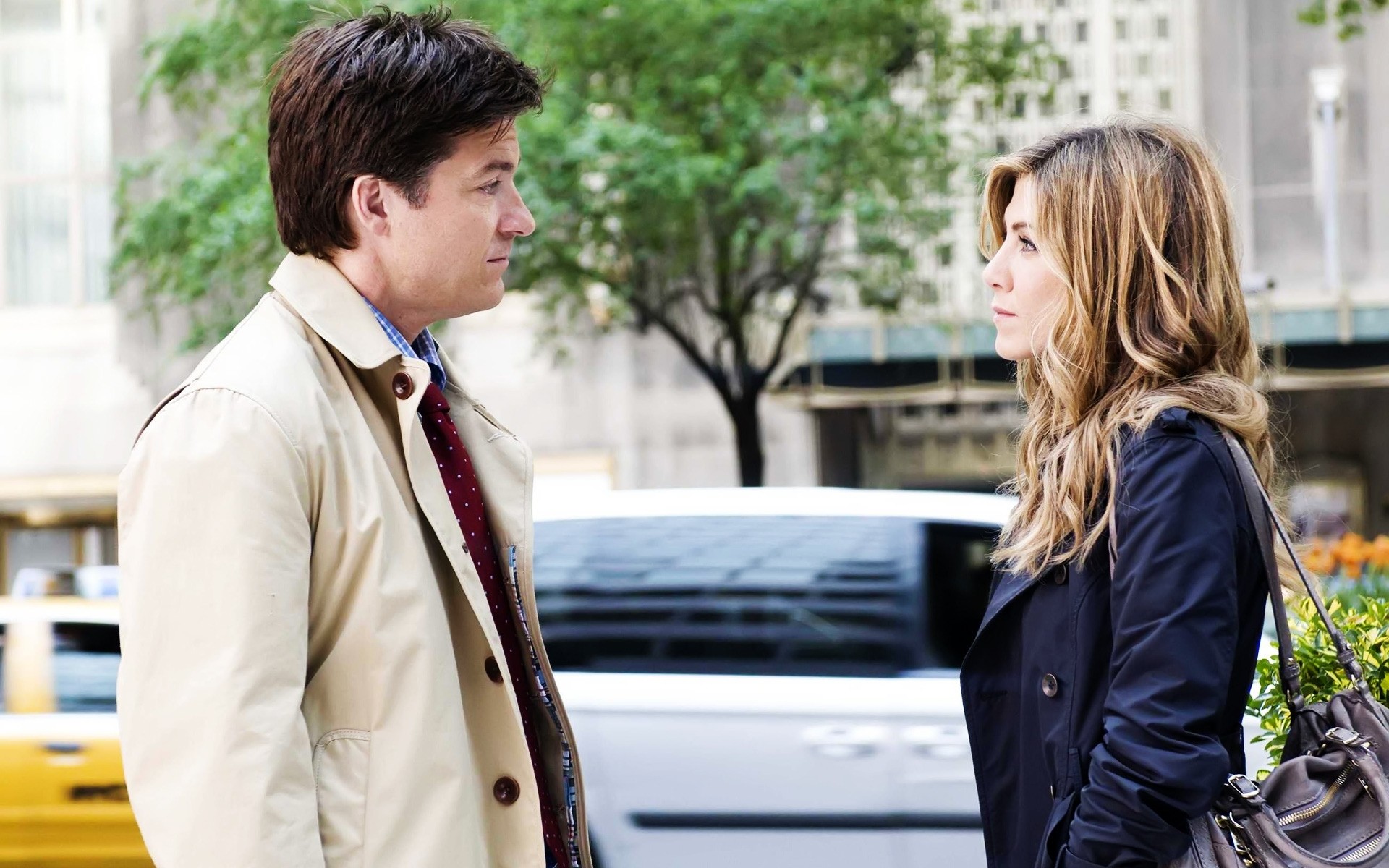filmes mulher o negócio retrato adulto exterior escritório homem jennifer aniston jason bateman celebridade celebridade celebridade