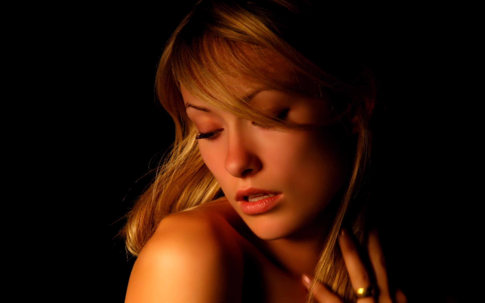 mulher retrato menina moda sexy glamour escuro bonita sozinho nude