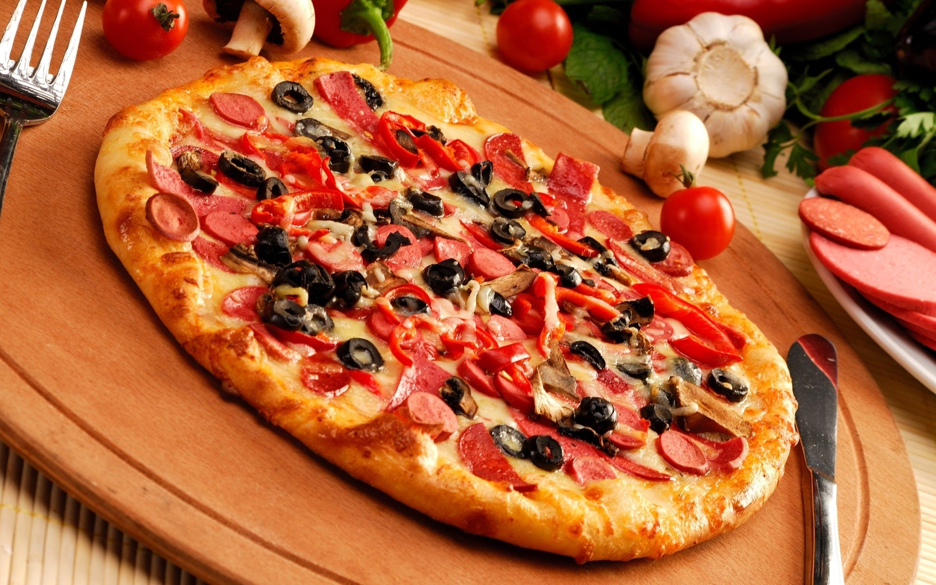 pizza pepperoni queijo massa crostas mussarela salame rápido tomate comida refresco cogumelo presunto fatia supremo torta almoço molho comida confeitaria
