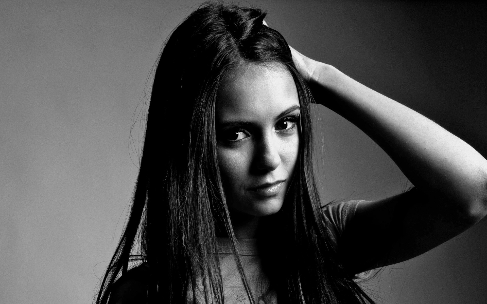 menina retrato mulher monocromático moda modelo estúdio sexy glamour solteiro adulto cara olho nude cabelo elena gilbert