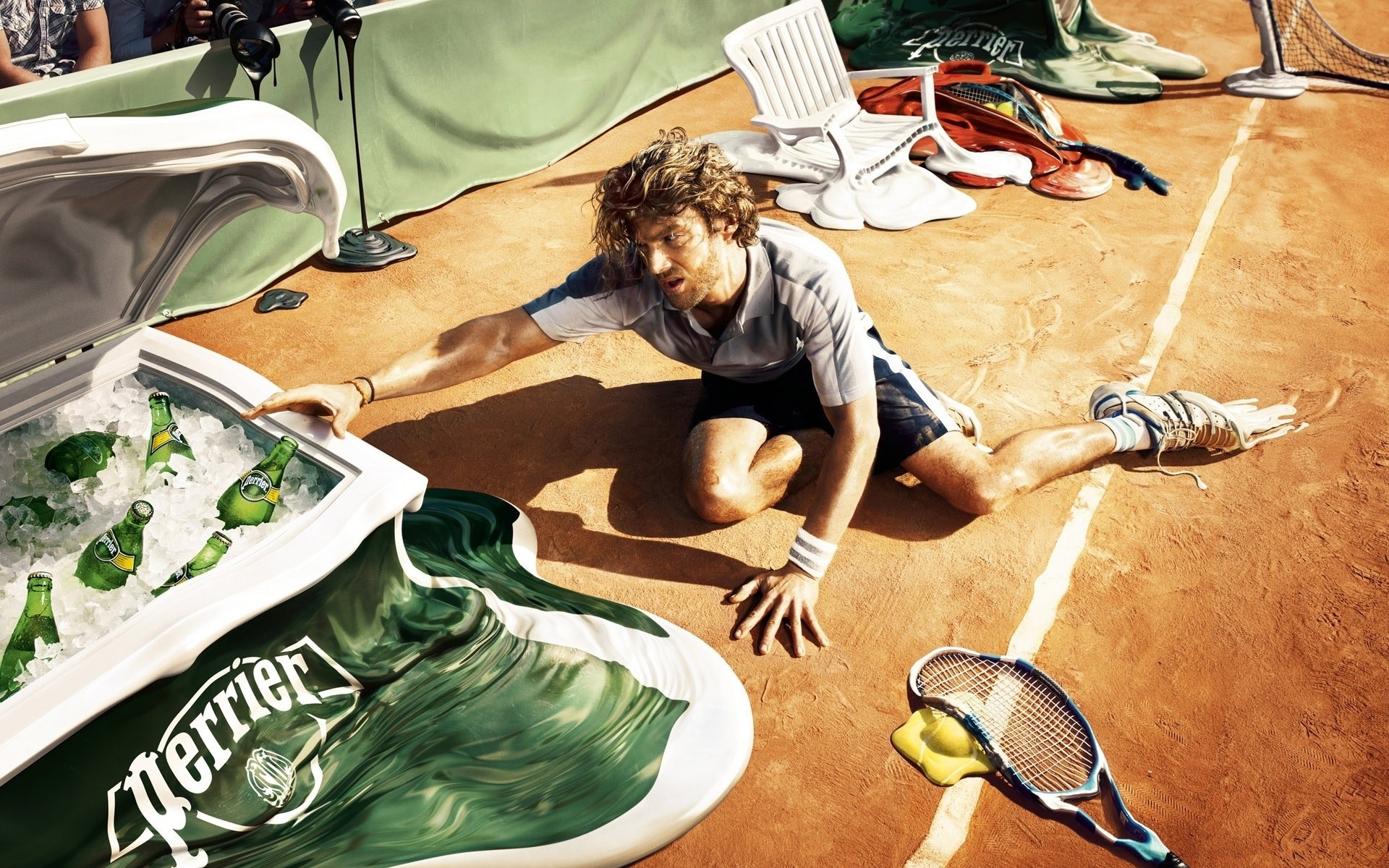férias mulher homem competição férias adulto sozinho dentro de casa ténis cerveja verão quente
