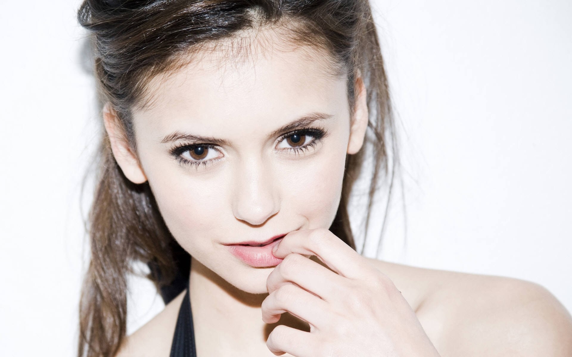 mulher moda glamour sexy pele bonita olho elegante retrato lábios fofa jovem cabelo