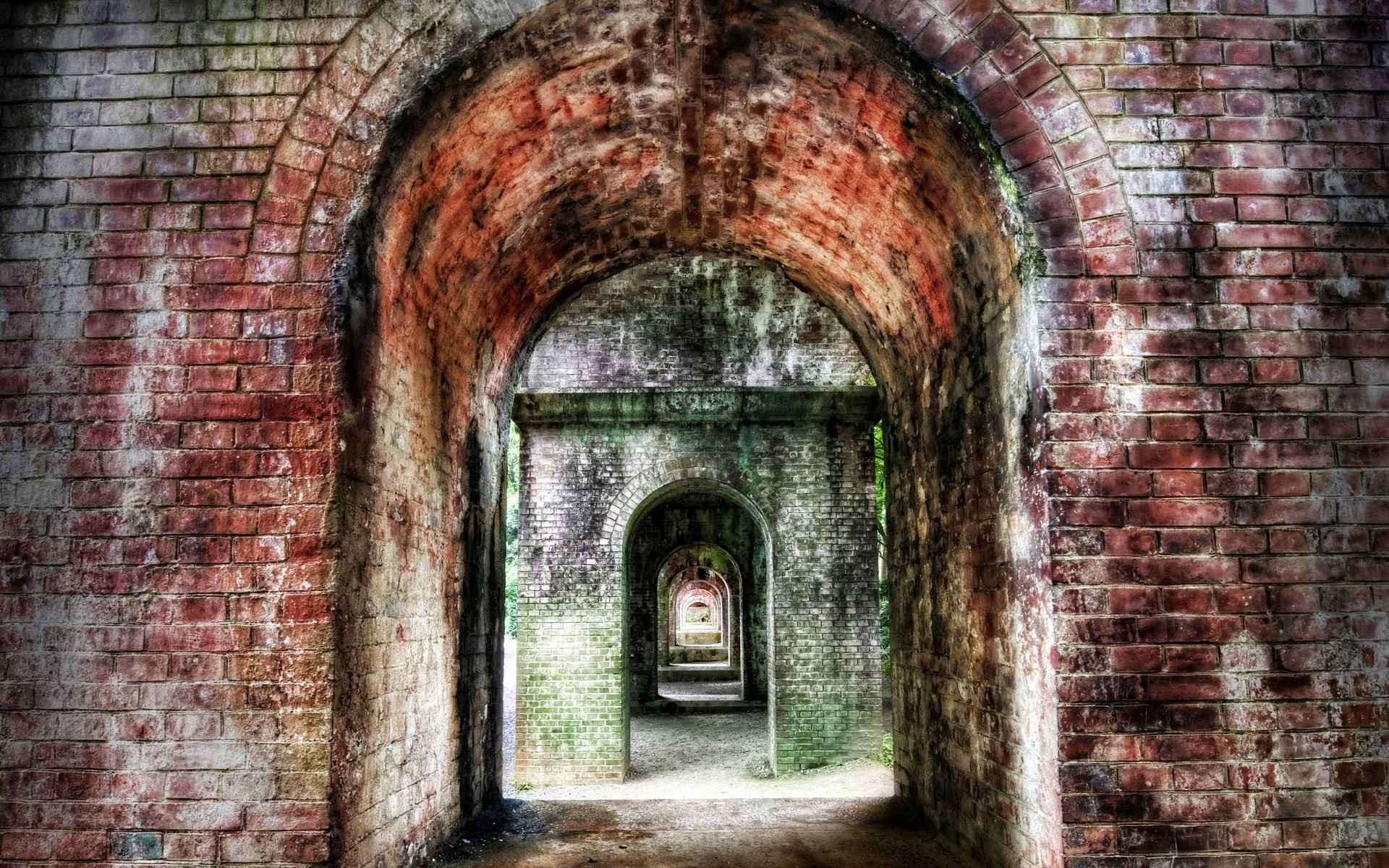 arquitetura parede velho arco casa tijolo pedra entrada gótico antigo porta janelas exterior viajar construção portão urbano antiguidade cores