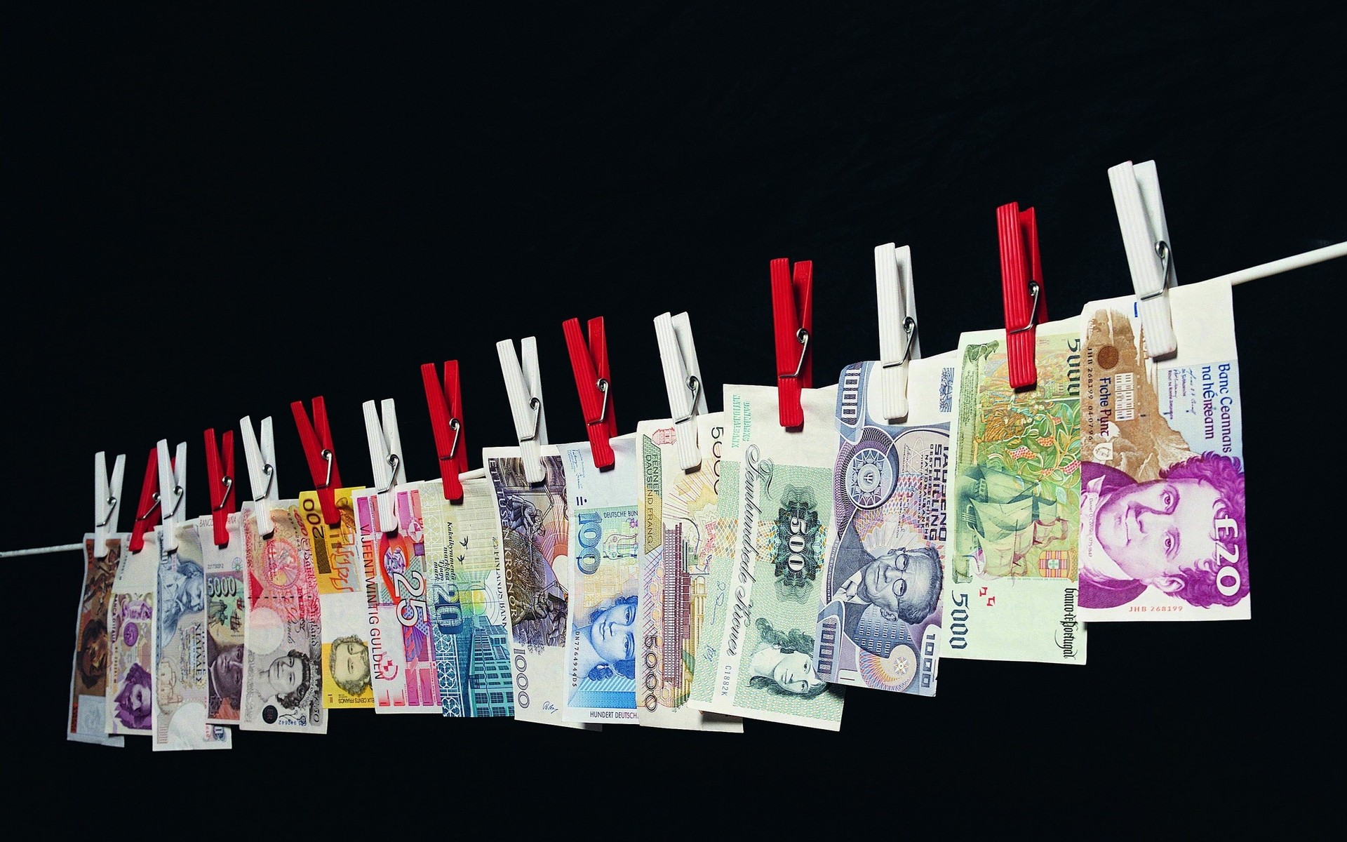 prendedor de roupa corda o negócio dinheiro papel finança economia nota riqueza peg lavanderia financeira sucesso investimento economia desktop ações símbolo lavar contas