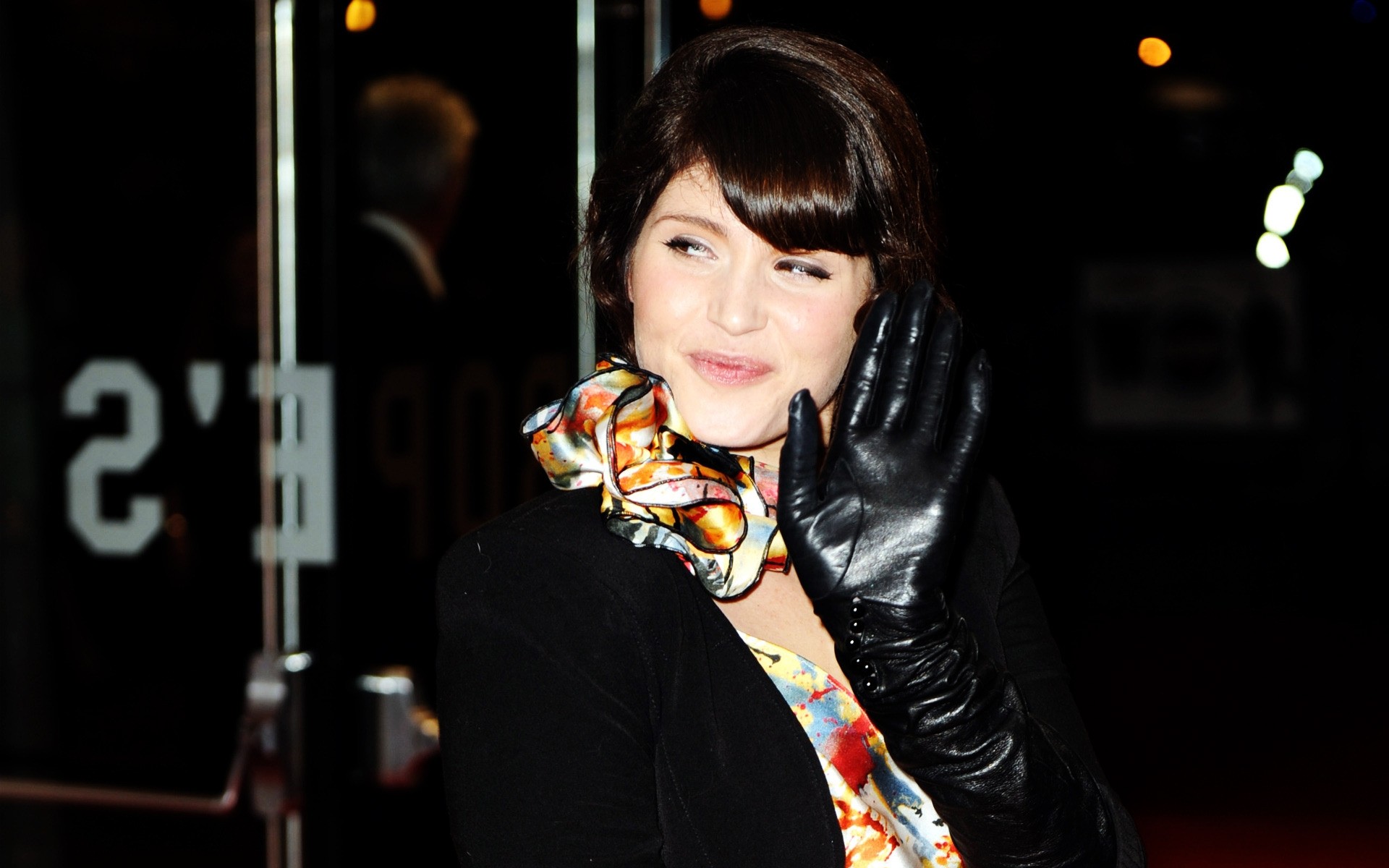 música músico festival desempenho cantor retrato mulher concerto adulto lazer sozinho vestir príncipe pérsia atriz menina