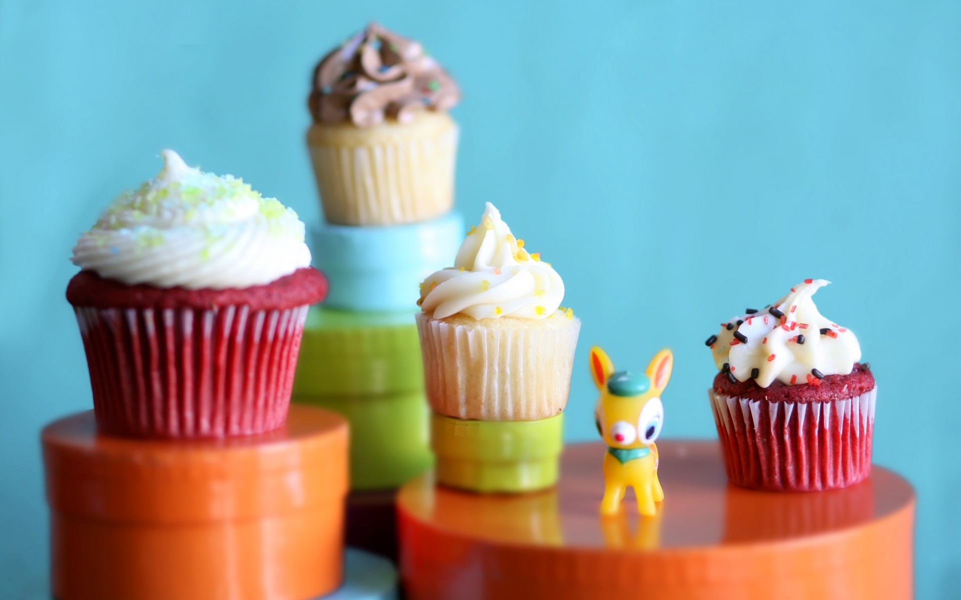 capit creme chocolate delicioso baunilha muffin cozimento açúcar doce redemoinho doces bolo vista copa indulgência comida doces