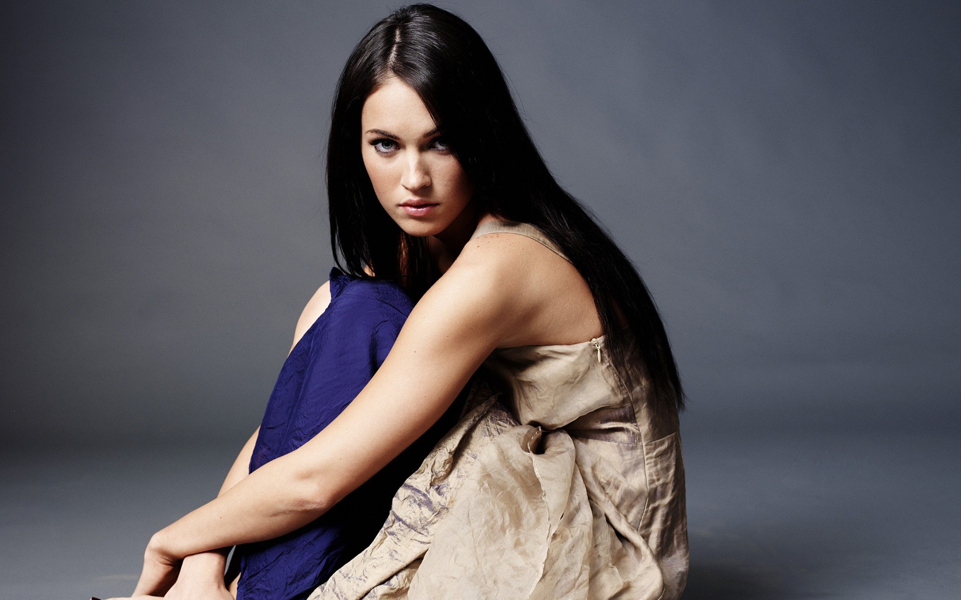 moda mulher retrato glamour modelo sexy menina elegante sozinho morena bonita atriz foto cara sério