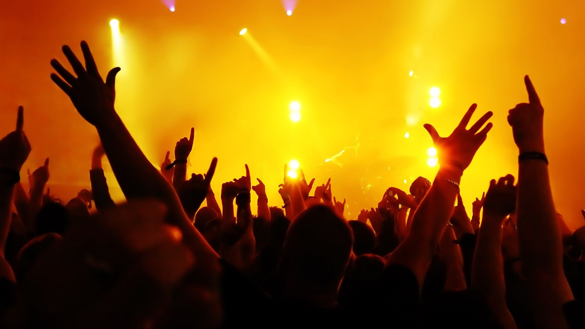 música concerto multidão audiência dança palco desempenho músico borrão grupo pôr do sol rave grupo pessoa feriado cantor festa festival luz