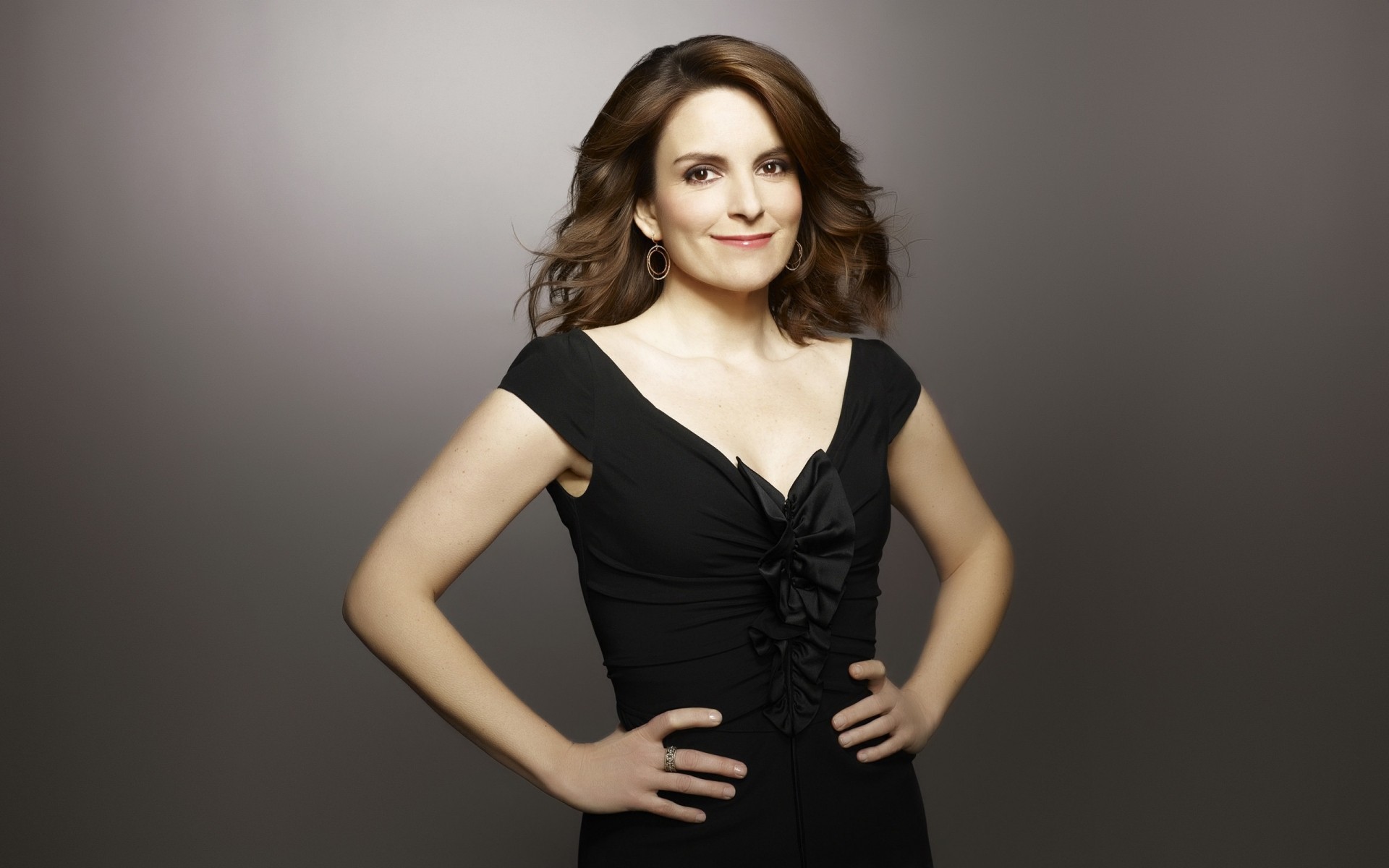 moda mulher retrato glamour sexy bonita modelo menina elegante fofa estúdio cabelo lábios solteiro jovem