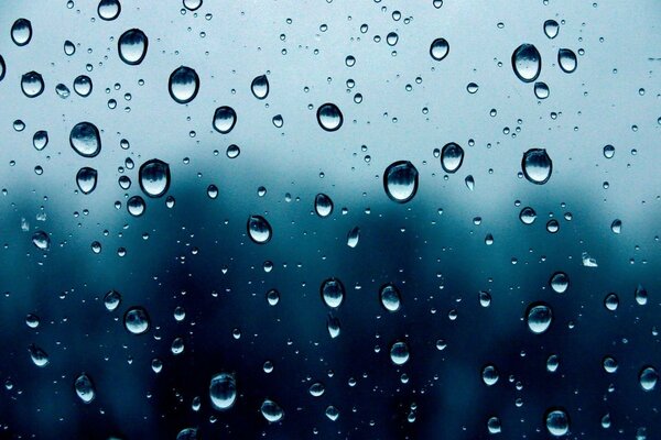 Gotas de água em vidro fosco