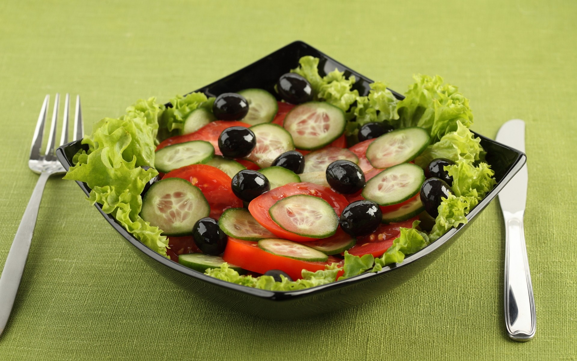 vegetal comida salada saudável comida prato dieta salada prato tomate jantar lanche almoço cozinha garfo tigela comida cebola pepino queijo dieta tomate azeitonas