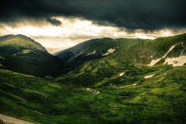 Paisagem espetacular das montanhas verdes