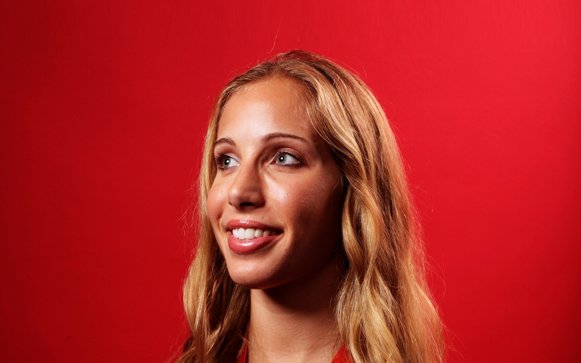 mulher retrato moda solteiro bonito vestir saber sorriso riso zagunis mariel