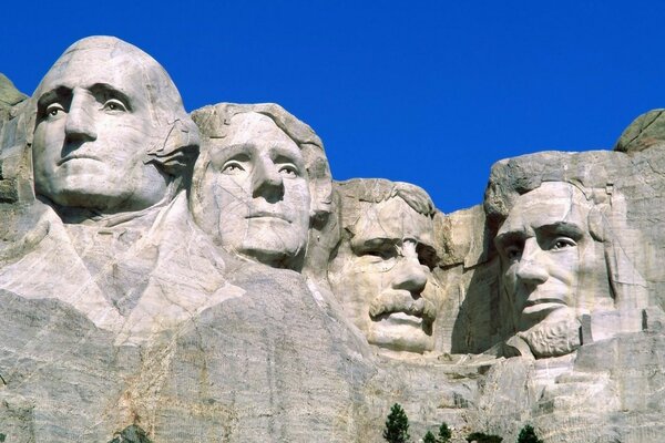 Grandes personalidades gravadas em pedra