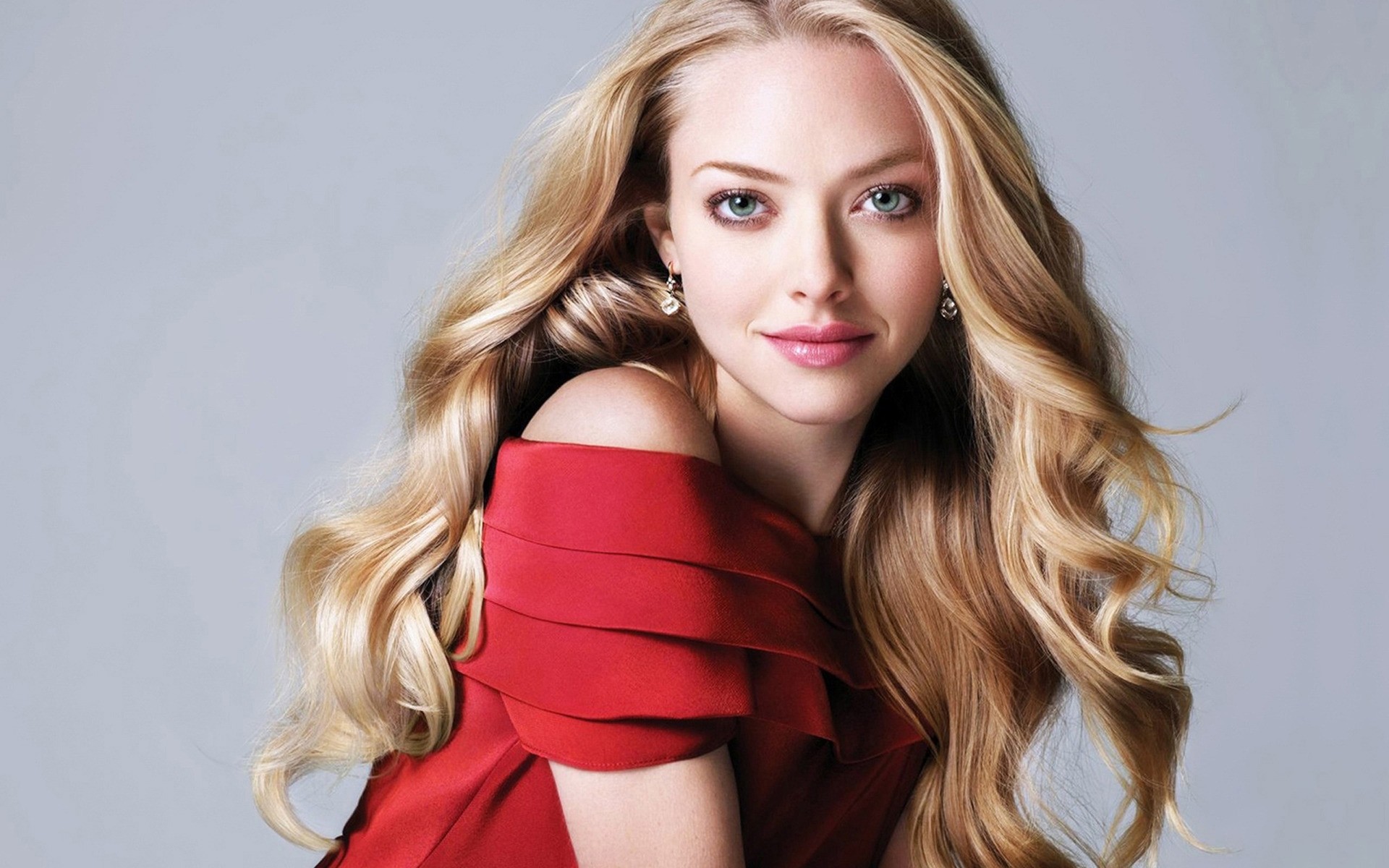 mulher moda bonita glamour fofa retrato sexy loura jovem menina modelo atriz amanda seyfried celebridade celebridade deslumbrante