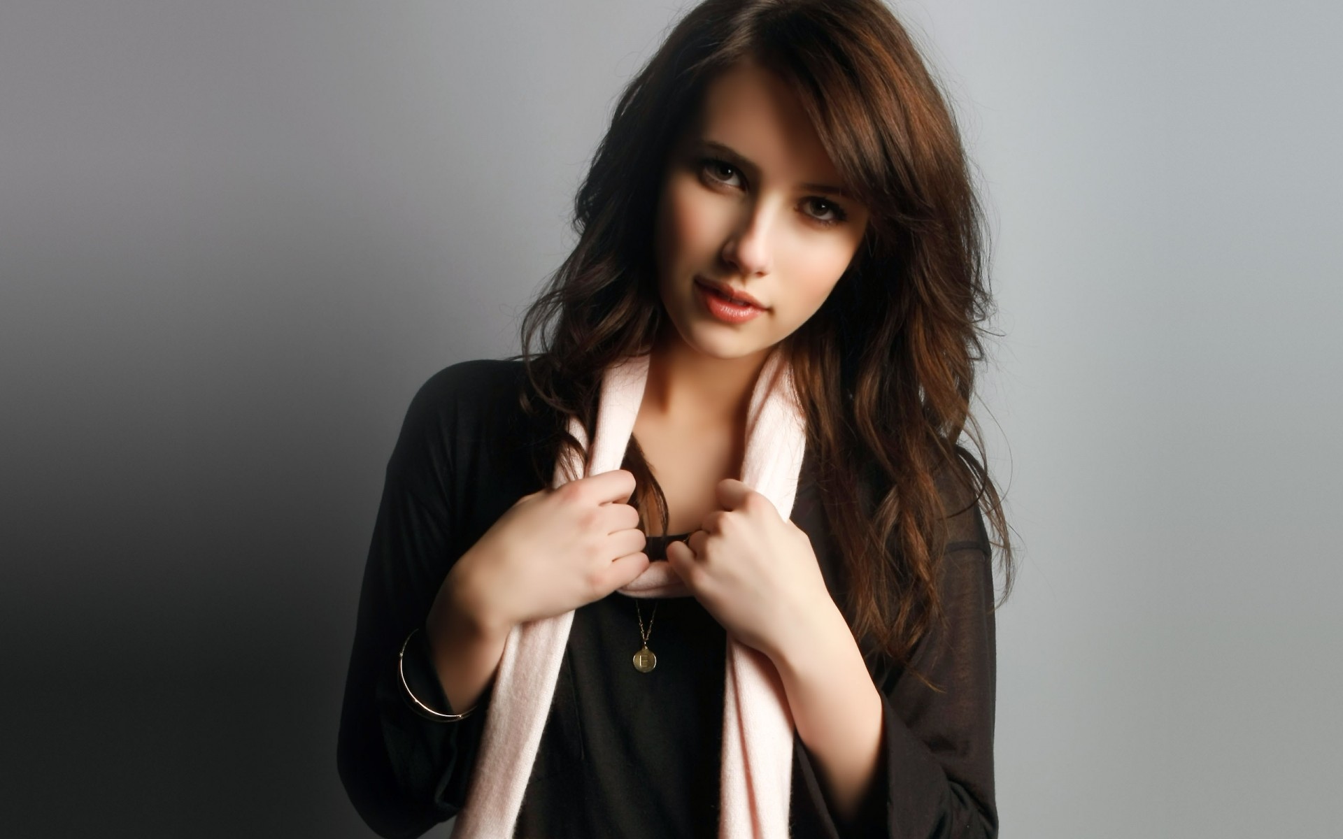 mulher moda sexy bonita glamour retrato elegante jovem fofa emma roberts babe celebridade celebridade menina