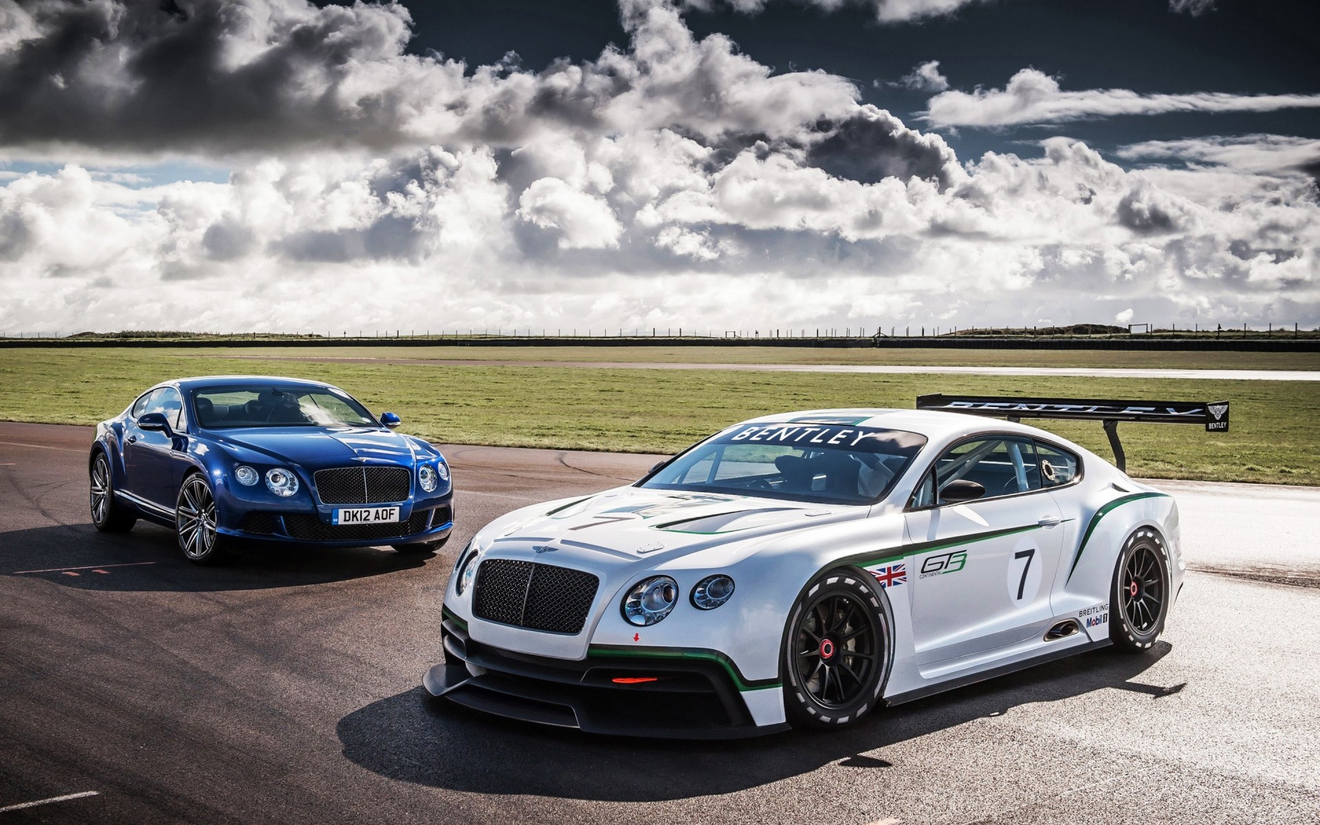 bentley carro preto asfalto apresse-se carro calçada meio-dia rápido corrida sistema de transporte rodas ação automotivo drive cupê estrada bentley gt3 continental