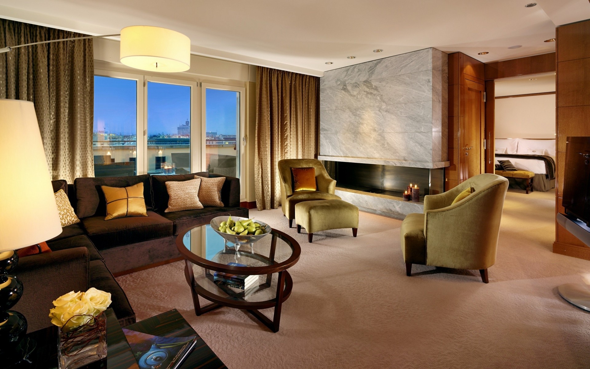 móveis quarto interior mesa cadeira casa piso design de interiores janela assento tapete quarto sofá moderno cama cortina luxo lâmpada travesseiro apartamento cadeira