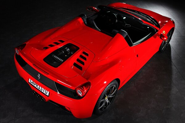 Ferrari Spider vermelho