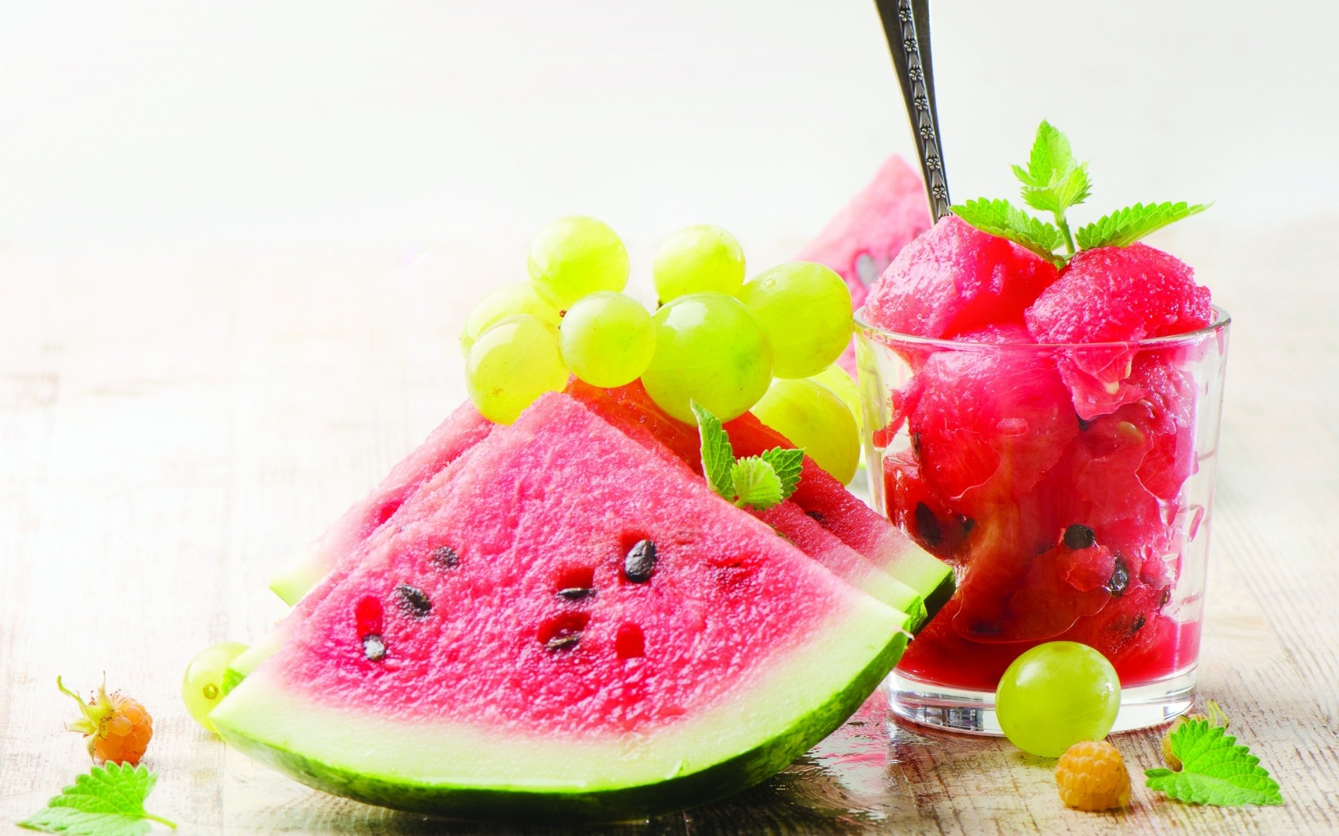 doce frutas comida morango verão baga delicioso tropical menta suculento refresco folha saúde melancia comida creme sorvete frio gelo fruta