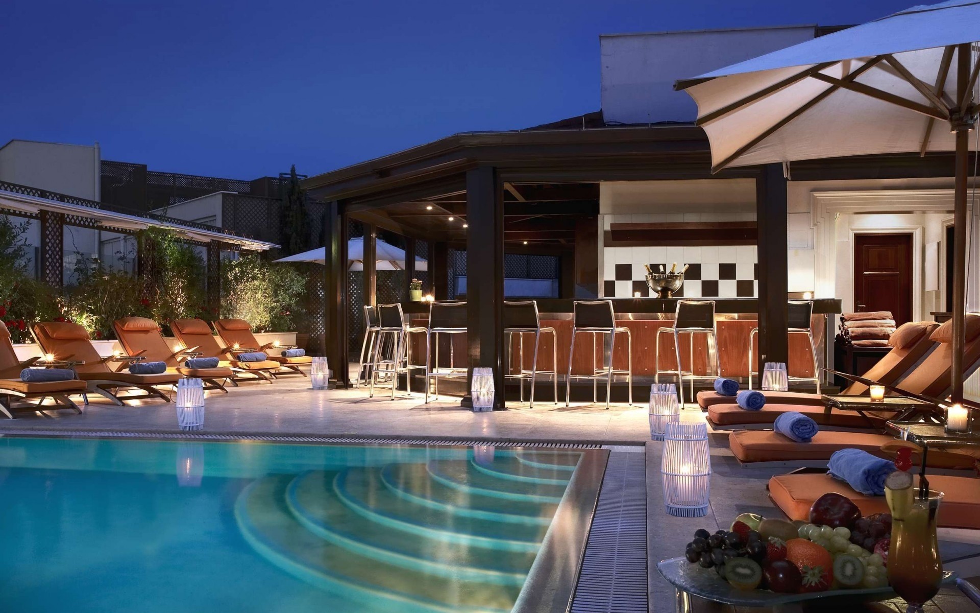 piscina piscina luxo hotel cadeira à beira da piscina resort natação móveis pátio viagens lugar villa sofá água mesa férias férias tropical