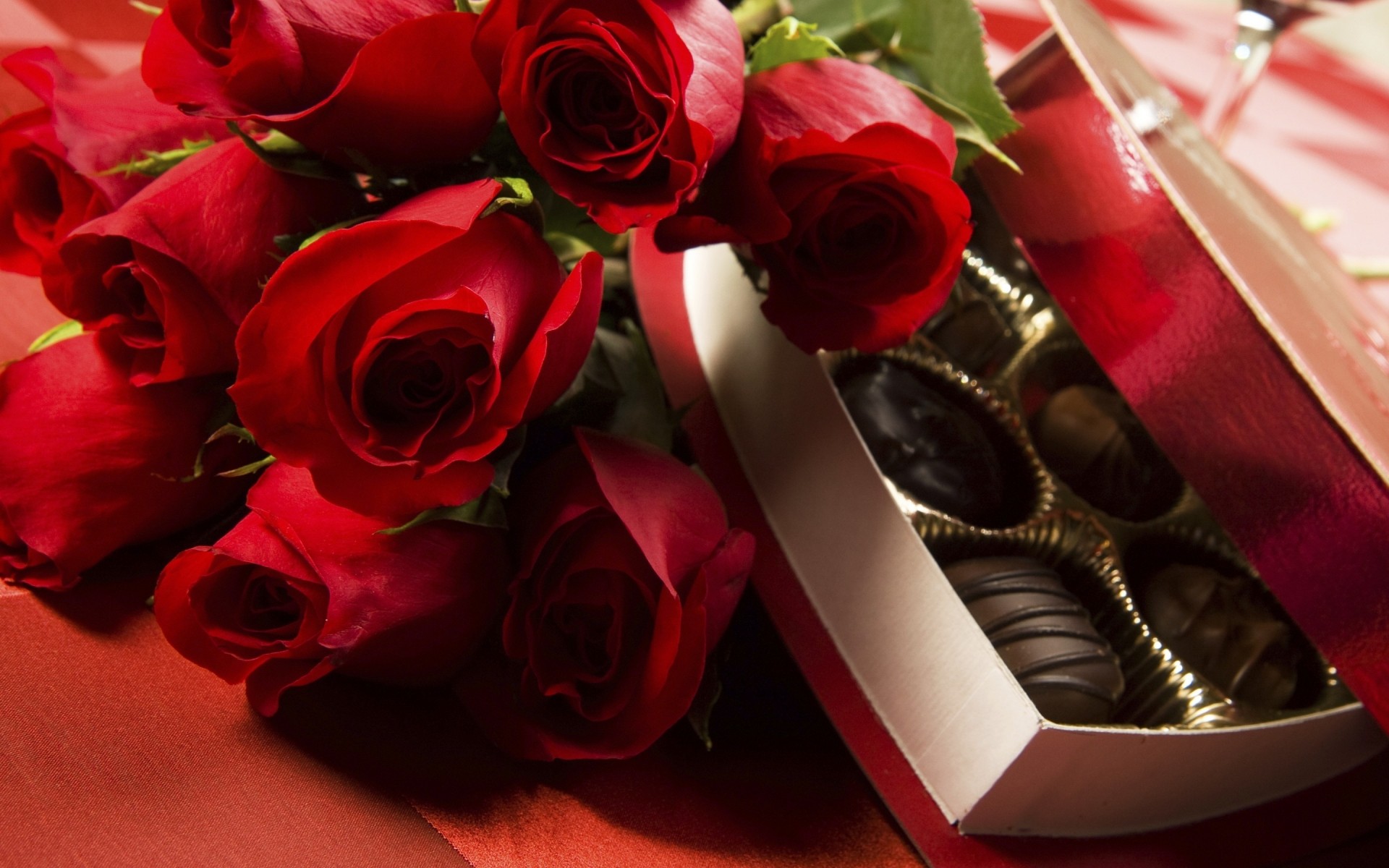 presente rosa romance amor casamento romântico aniversário feriado flor aniversário casamento buquê pétala decoração filamento floral caixa noivado dia dos namorados blooming rosas rosas vermelhas chocolate