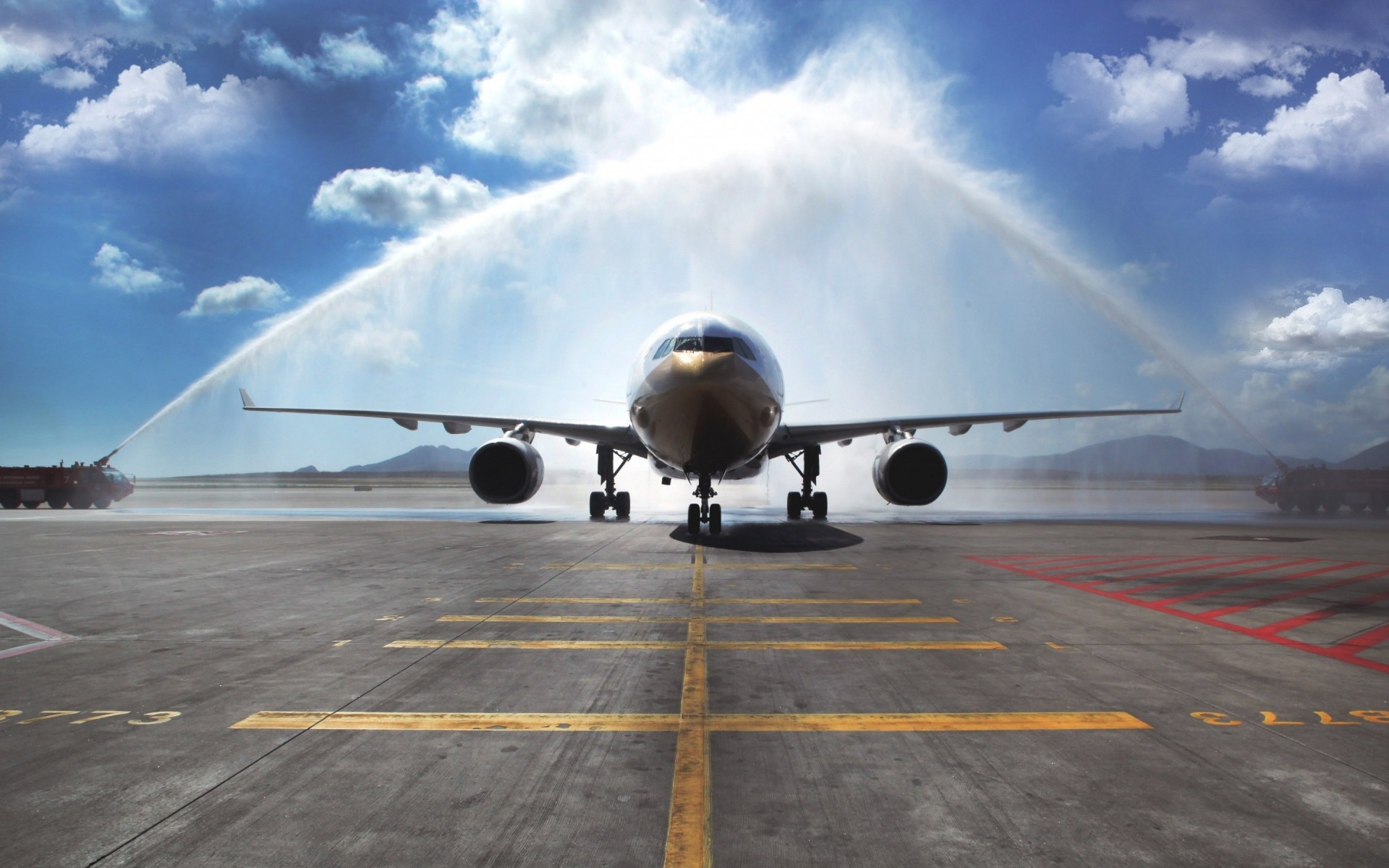 avião avião aeroporto sistema de transporte avião carro voo viagem militar avião ar força aérea decolagem motor voar céu airbus a300