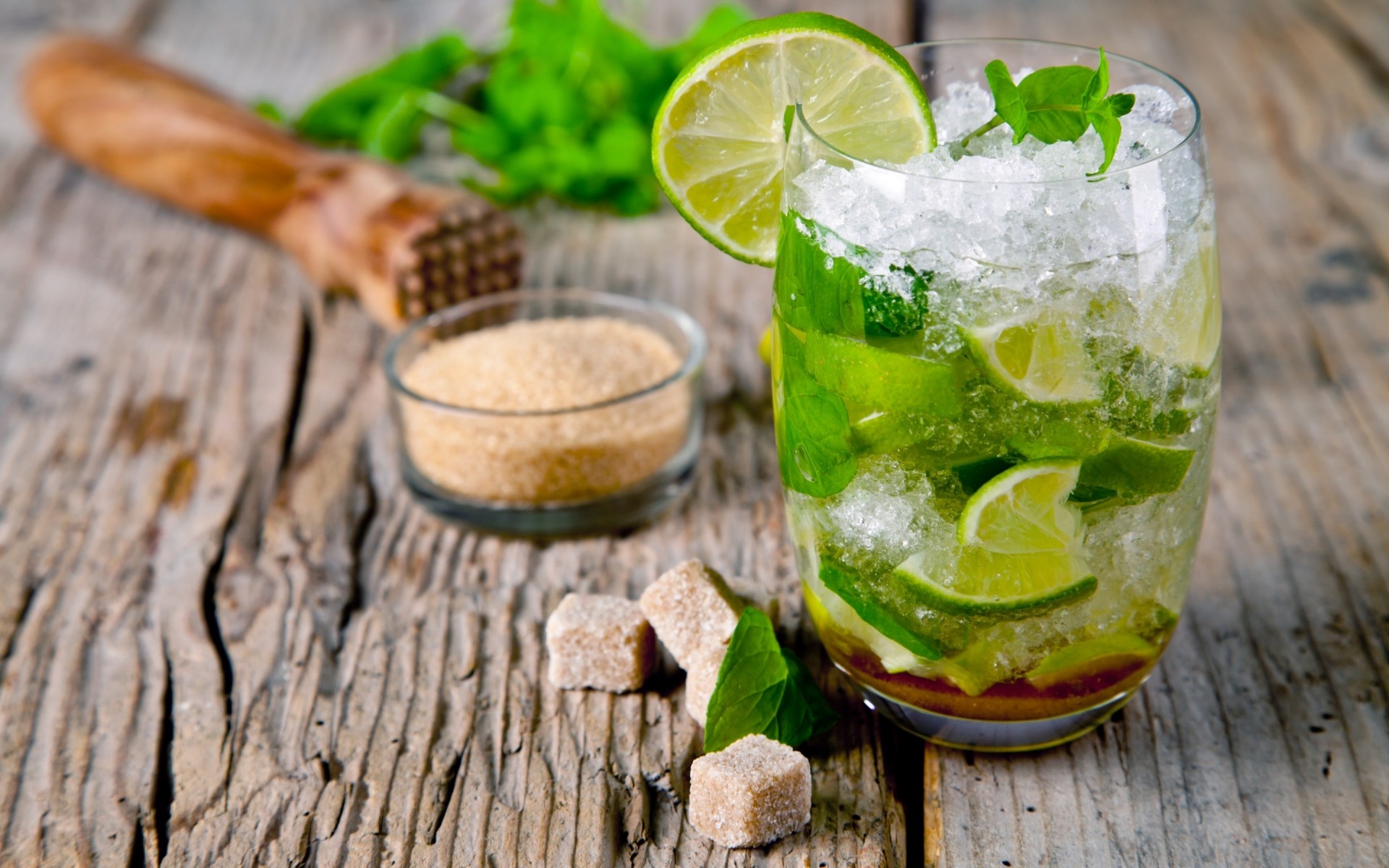 vidro limão folha bebida hortelã limão madeira gelo comida frutas frio verão refresco madeira tropical desktop mojito cocktail bebidas