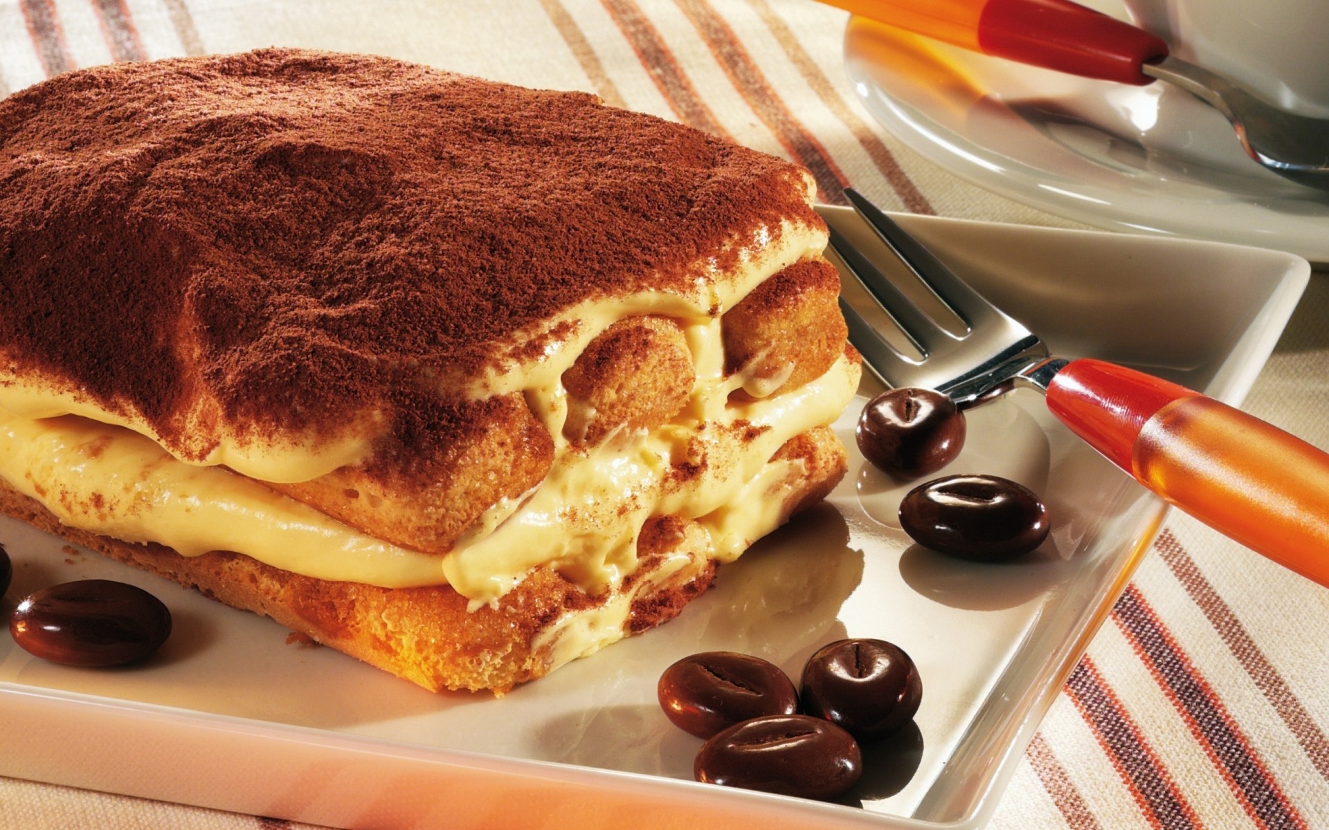 delicioso pequeno-almoço comida caseiro cozimento açúcar doce bolo chocolate placa faca creme pão tiramisu
