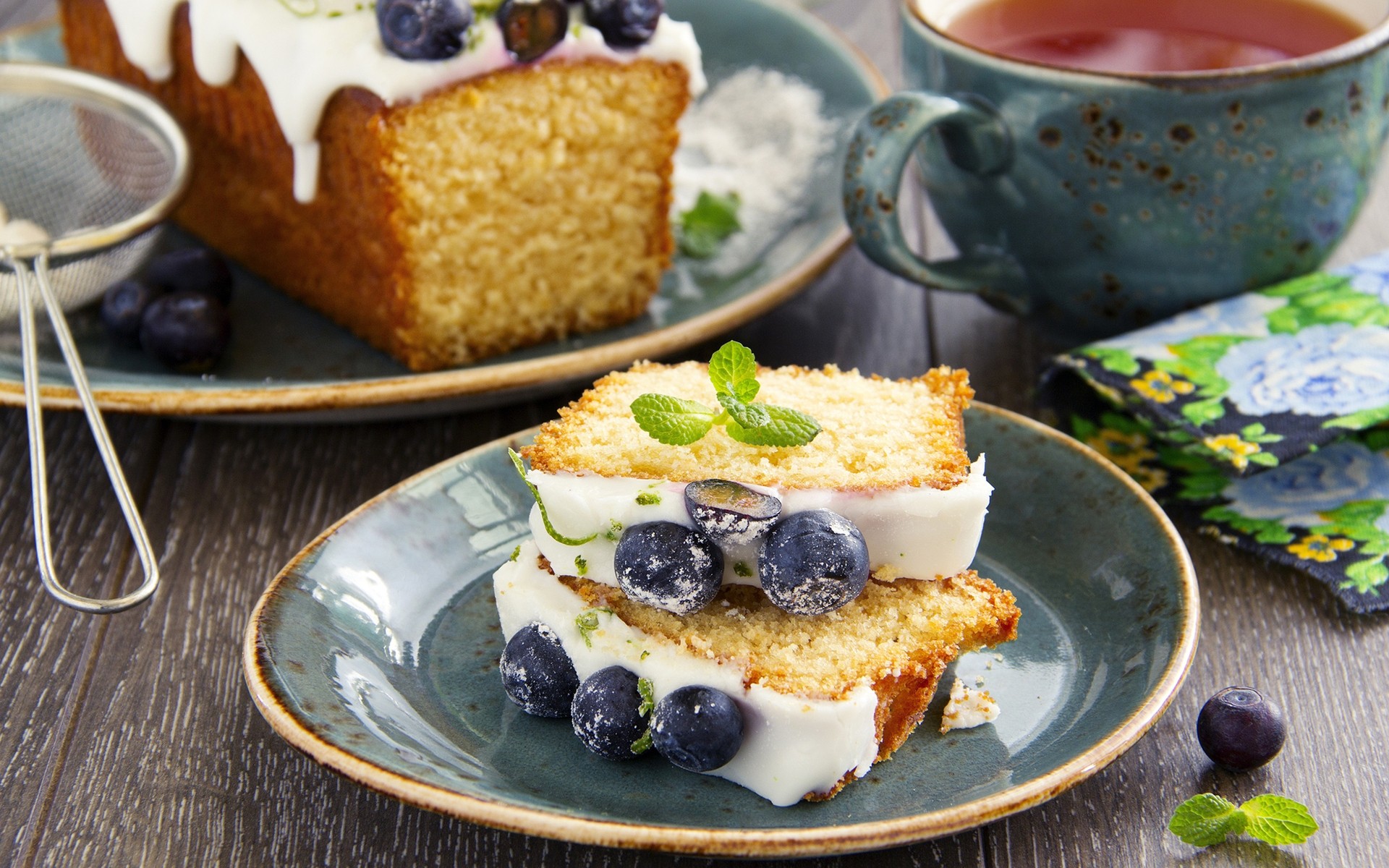 comida placa frutas doce produtos lácteos café da manhã bolo creme refresco delicioso baga mesa epicuro saudável copo comida fatia mirtilo cupcake hortelã