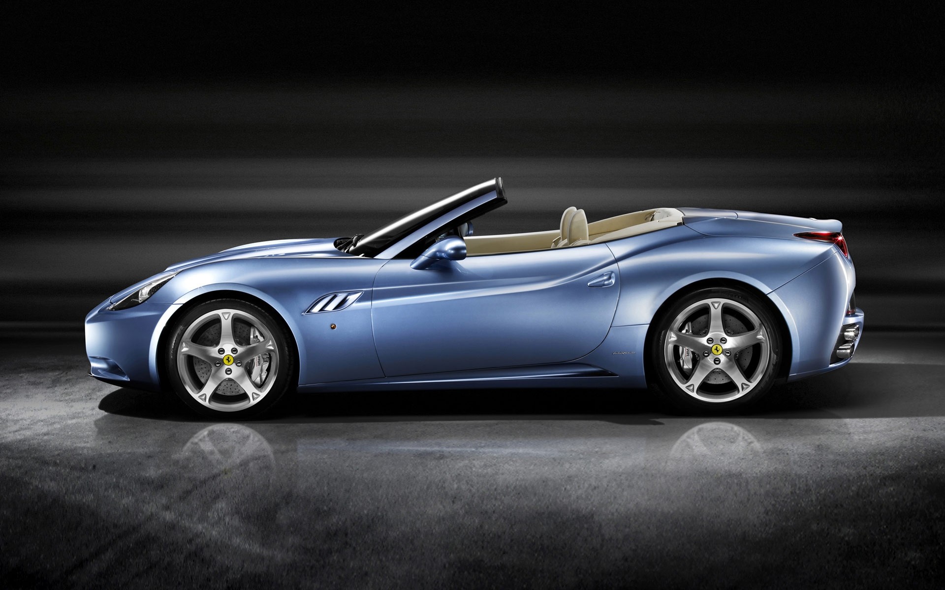 ferrari carro carro rápido rodas pressa corrida sistema de transporte automotivo chernushka drive meio-dia asfalto cupê calçada ação conversível ferrari califórnia