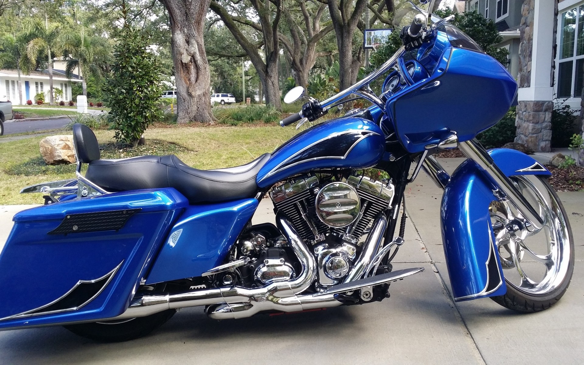 harley davidson carro sistema de transporte disco bicicleta roda cromo corrida carro rápido motor poder exposição motocicleta carro pressa clássico pneus mostrar estrada harley davidson road king estrada do rei