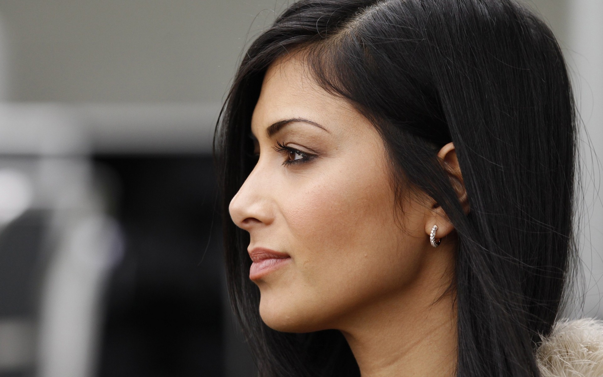 mulher retrato menina moda modelo adulto dentro de casa morena