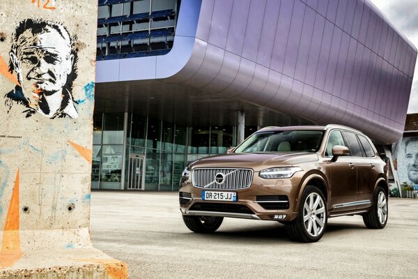 Café Volvo nas ruas da cidade
