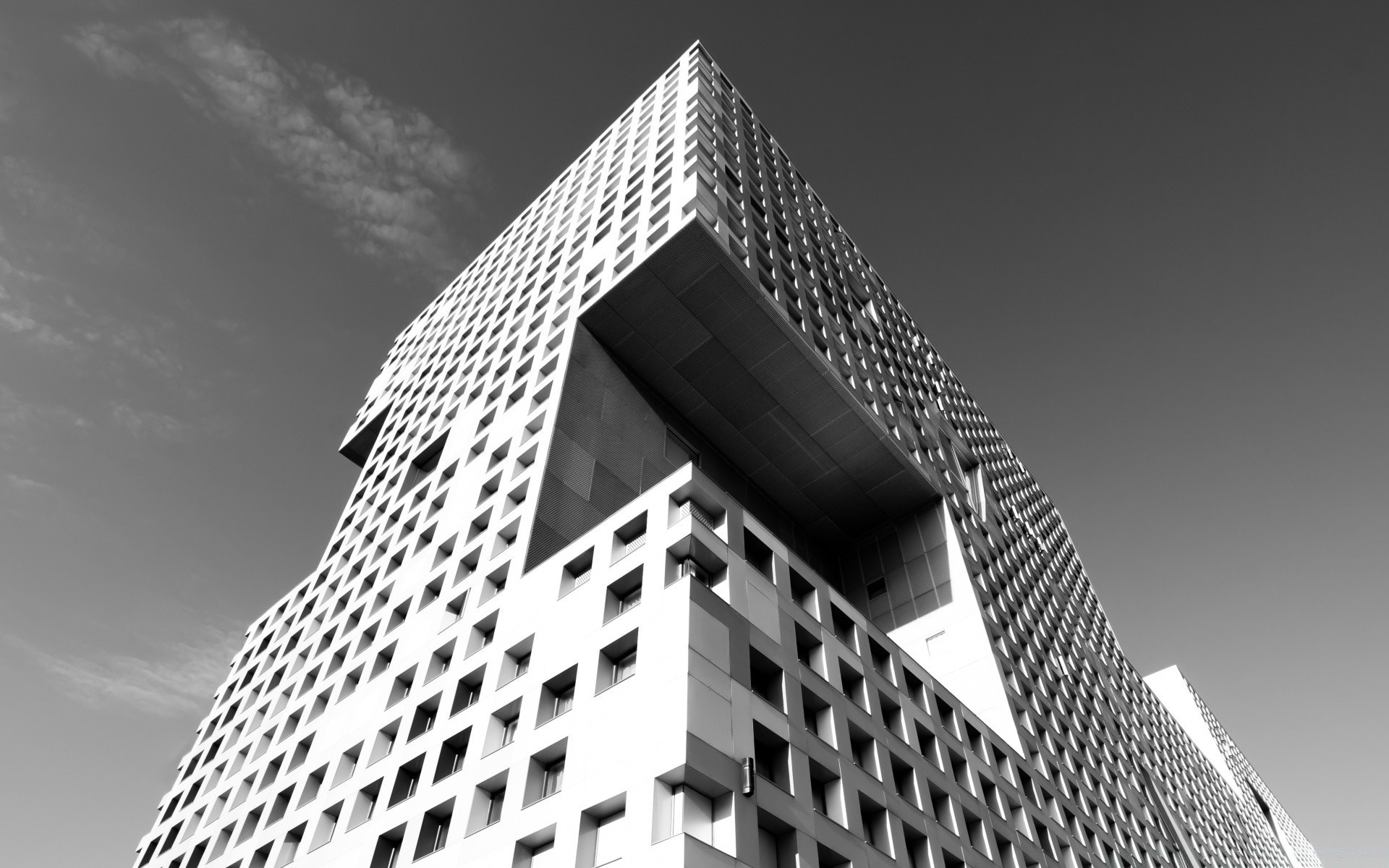 preto e branco arquitetura cidade céu centro da cidade vidro arranha-céu monocromático futurista casa aço janelas urbano moderno negócios perspectiva cidade escritório moderno