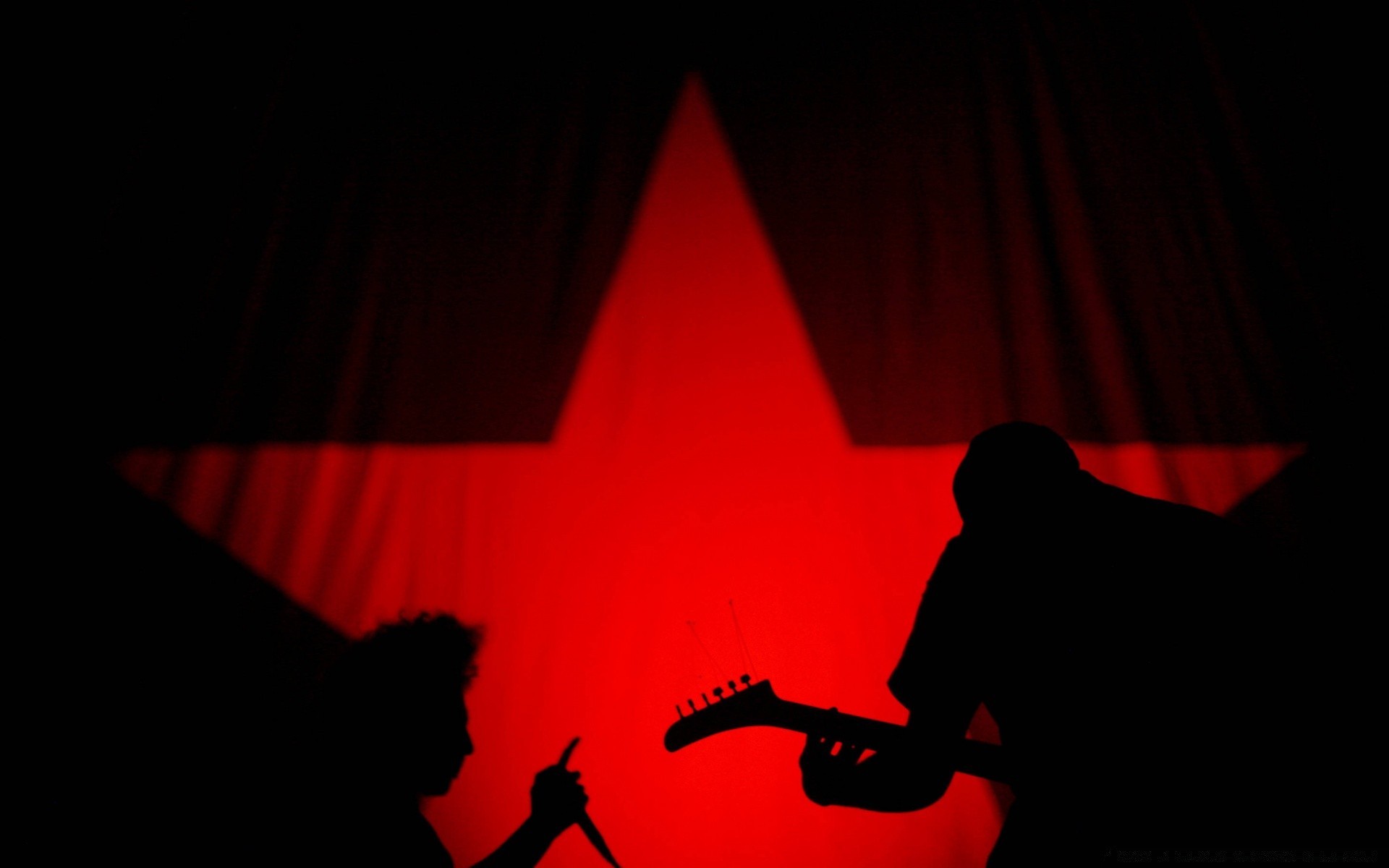 música concerto desempenho palco silhueta festival cantor luz de fundo músico sombra luz auditório banda holofote homem dança teatro