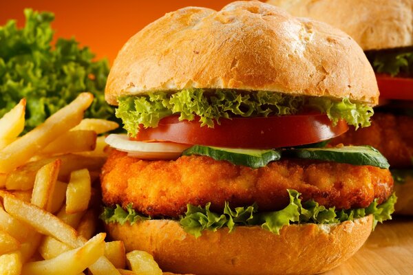 Hambúrguer com frango frito