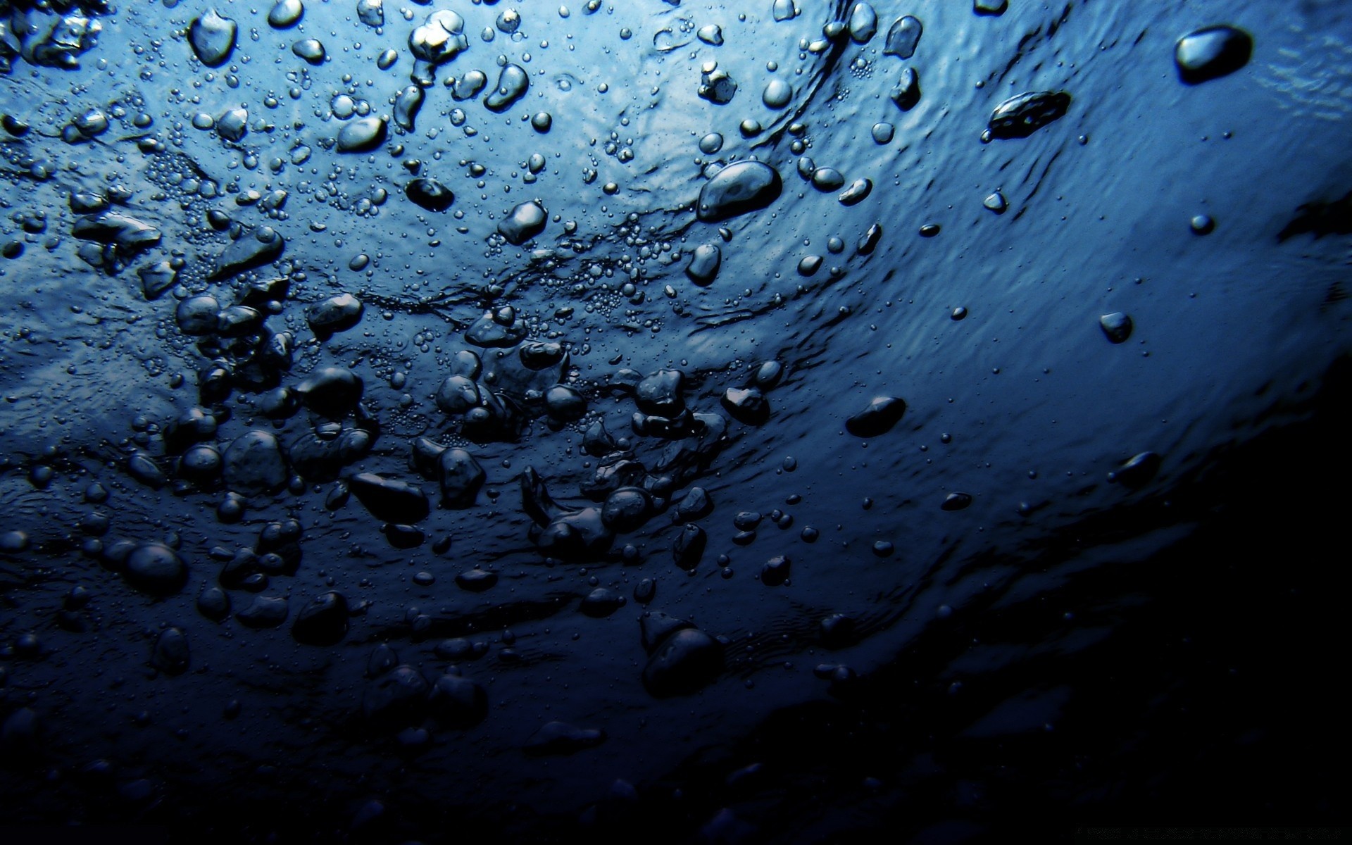 gotículas e água molhado chuva gota gotas água bolha respingo claro limpo limpo líquido orvalho subaquático vertedouro lavar ondulação fluxo liso turquesa gotas