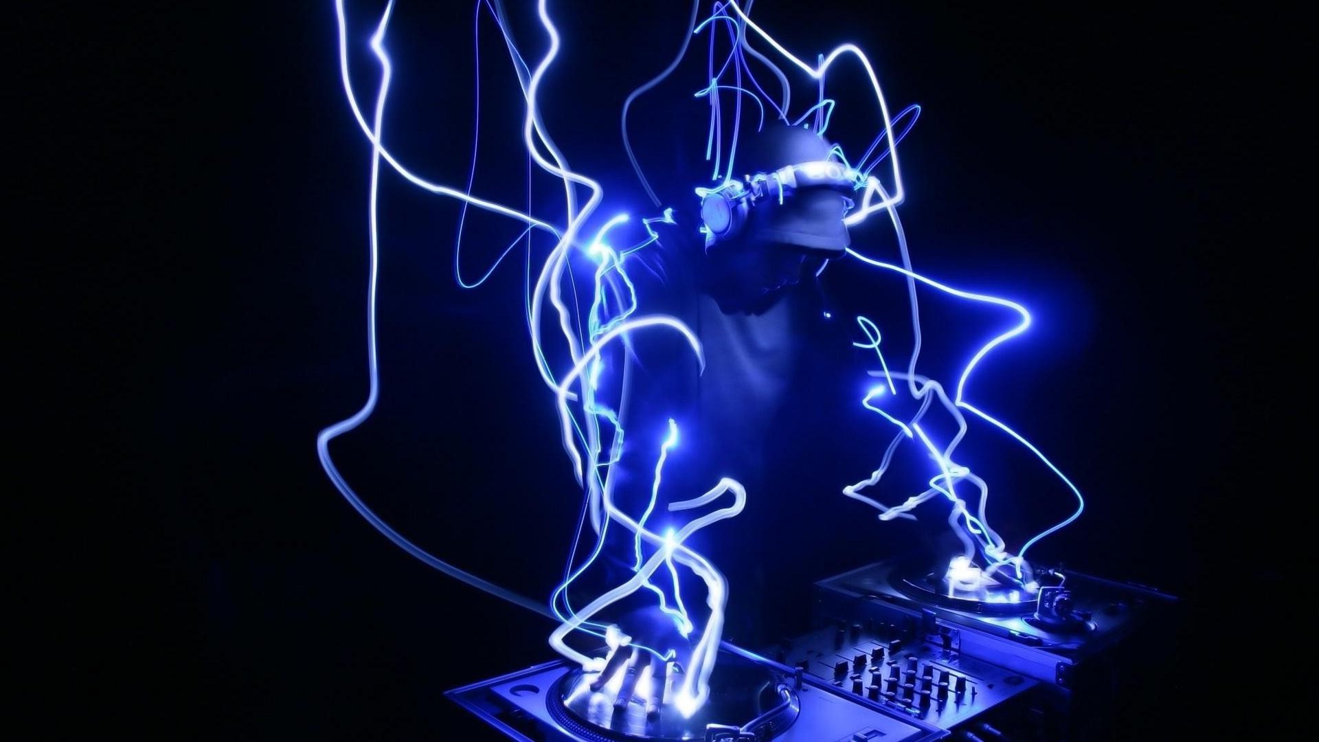 música relâmpago cabeça escuro tecnologia perigo abstrato conectando thunderbolt ciência eletricidade trovão luz luminescência desktop energia