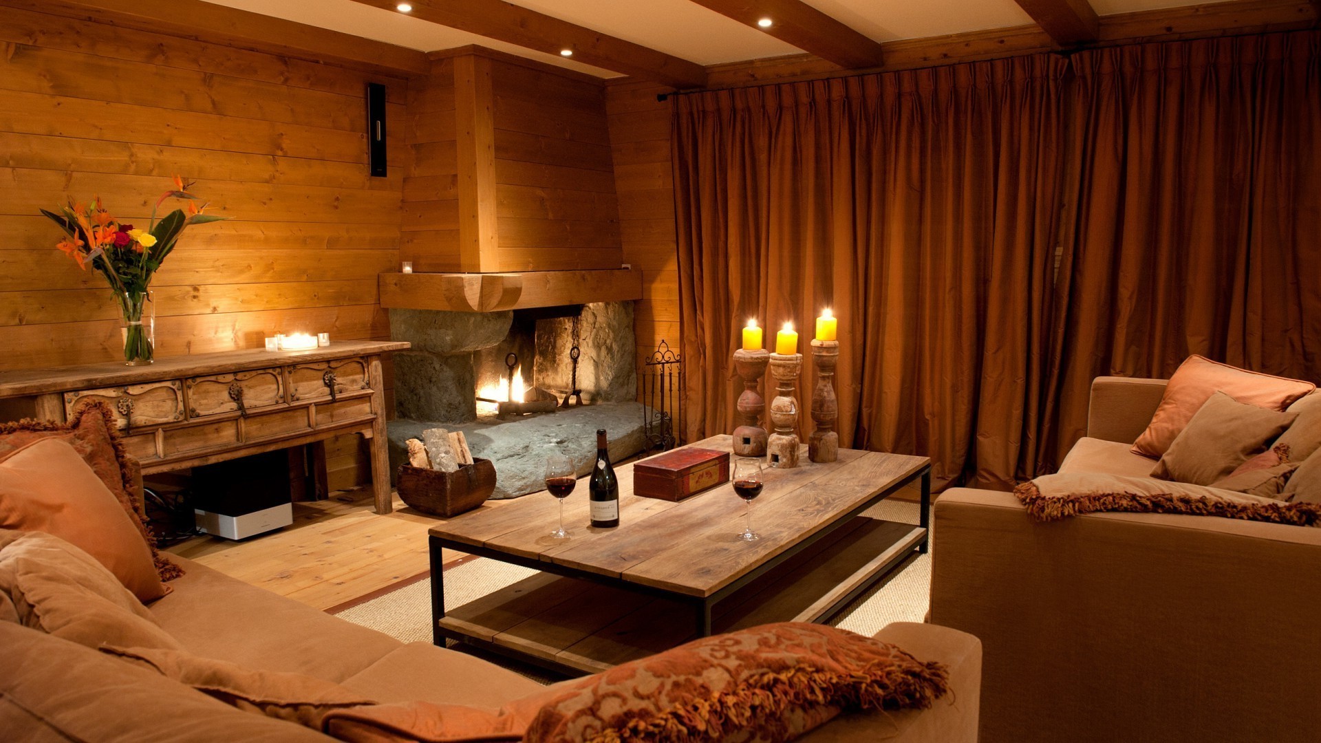 lareira móveis quarto interior cama quarto lâmpada design de interiores lugar casa hotel casa travesseiro sofá mesa cadeira família tapete aconchegante luxo