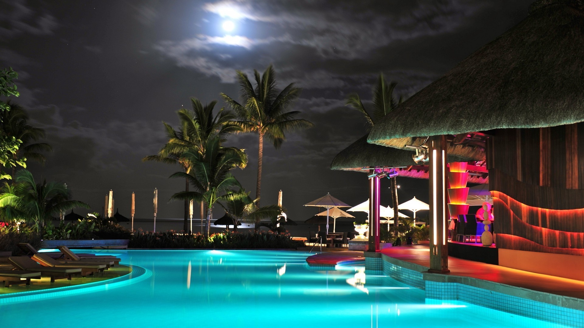 piscinas piscina hotel resort água viagens piscina tropical lazer praia cadeira natação sol luxo férias férias relaxamento exóticas oceano à beira da piscina