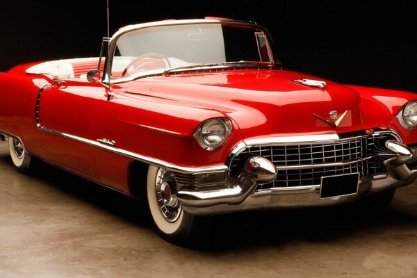 Carro retro. Carro vermelho clássico