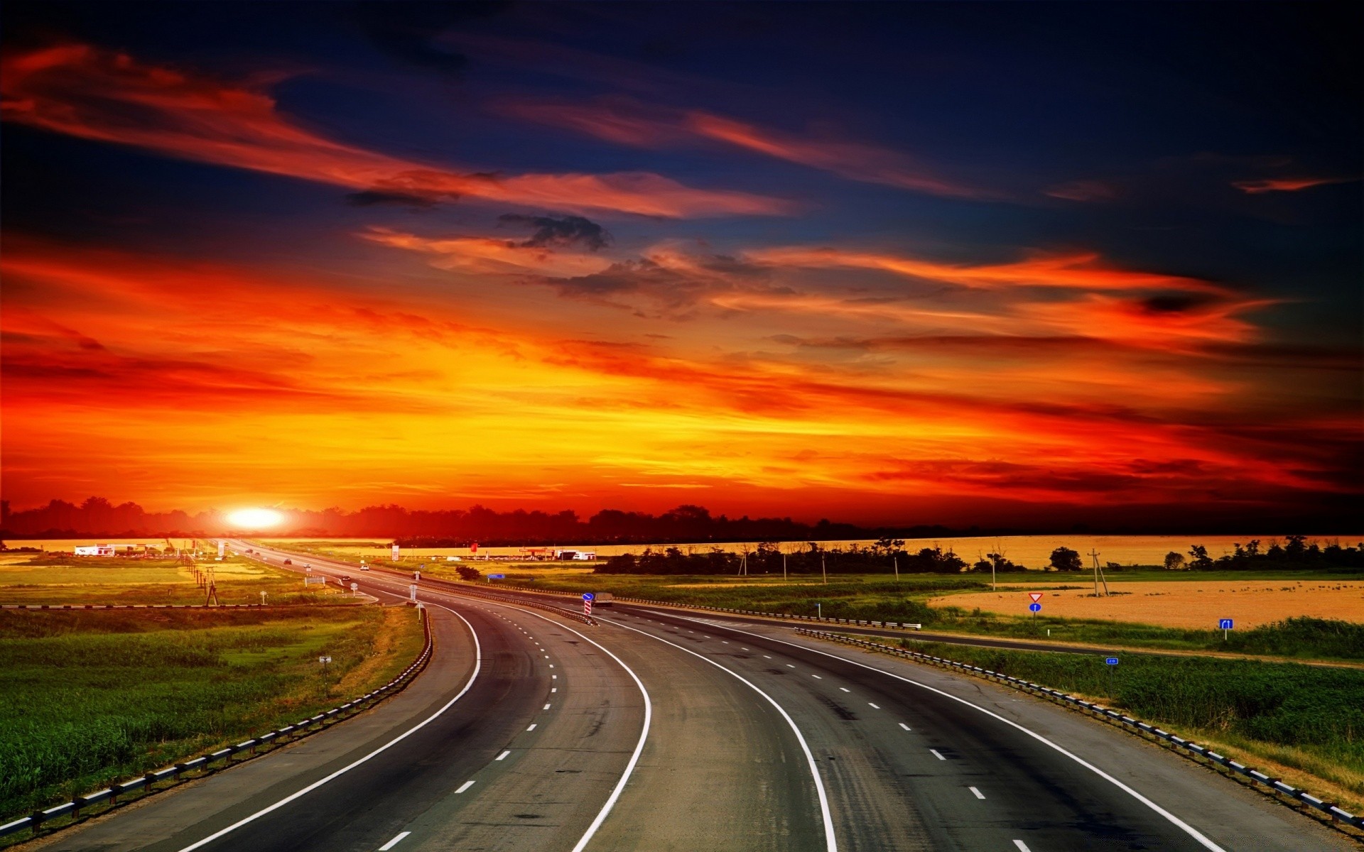 verão estrada rodovia rápido tráfego sistema de transporte asfalto carro cordas dirigir longo rua borrão guia dramático pressa tráfego viagens perspectivas crepúsculo