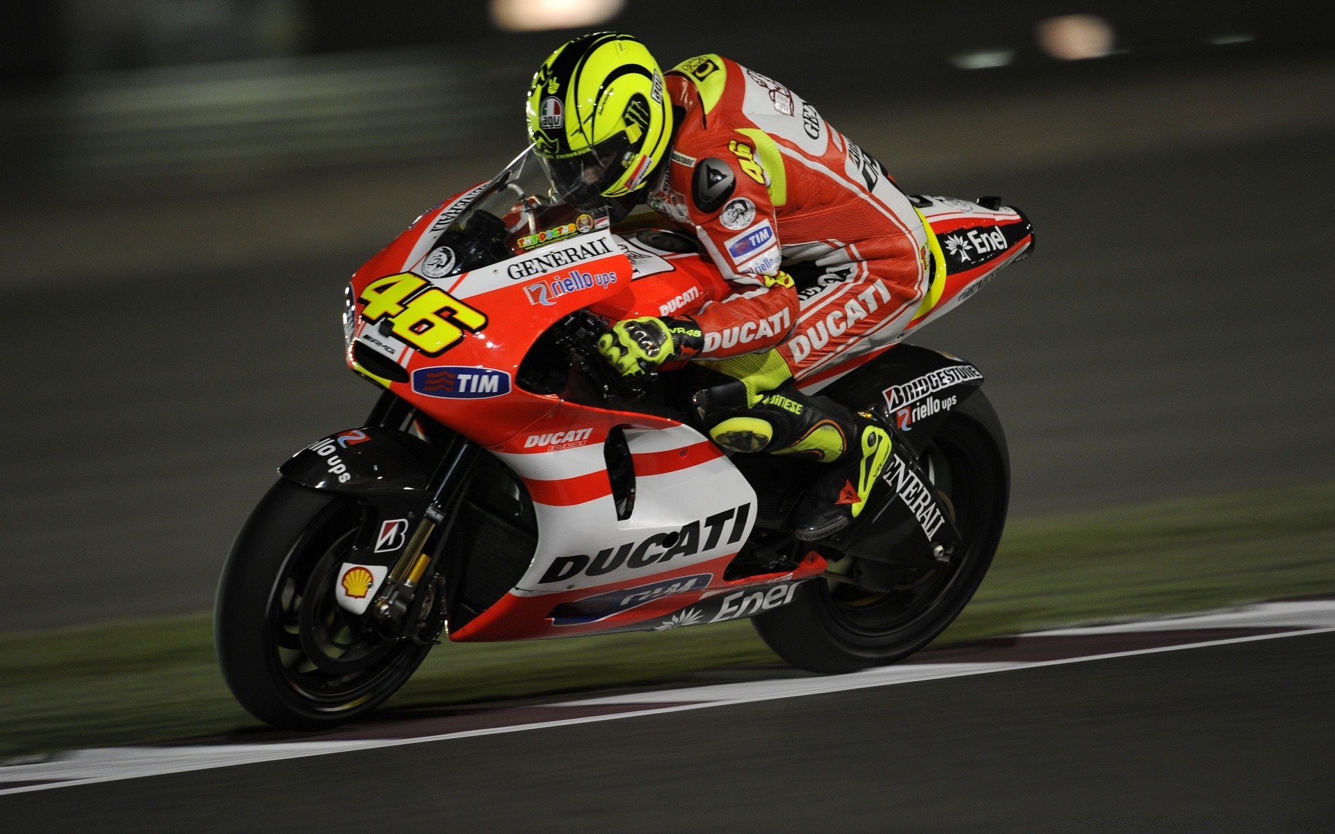 esporte corrida pista campeonato pressa esquema competição círculo piloto esporte de carro dirigir ação rápido motorista torneio zumbido bicicleta grande pri carro prestígio