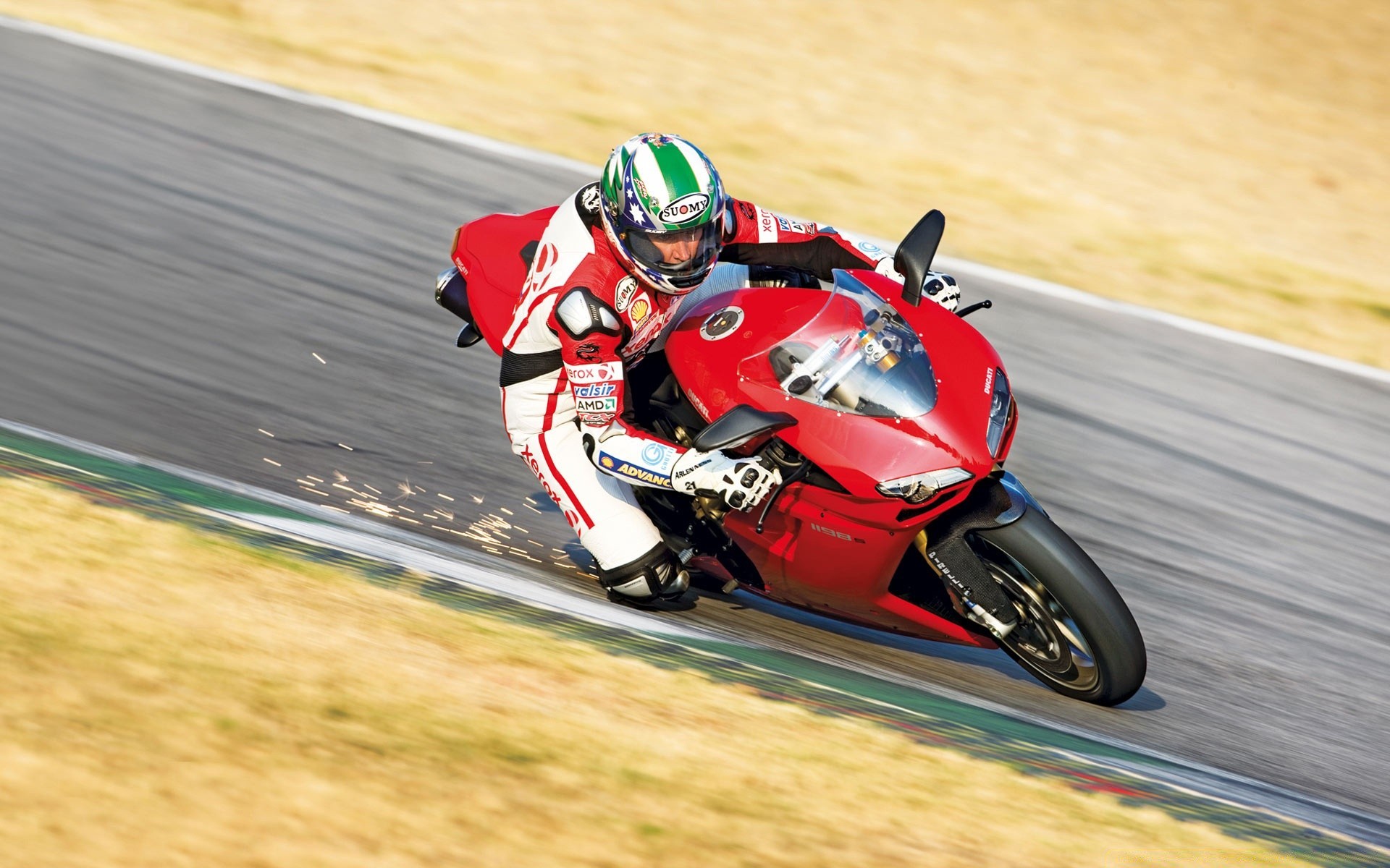 esporte corrida campeonato pista competição bicicleta pressa piloto ação carro rápido torneio circuito unidade motorista capacete carro