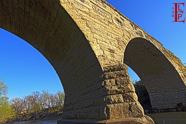 Ponte de arco de pedra Clements