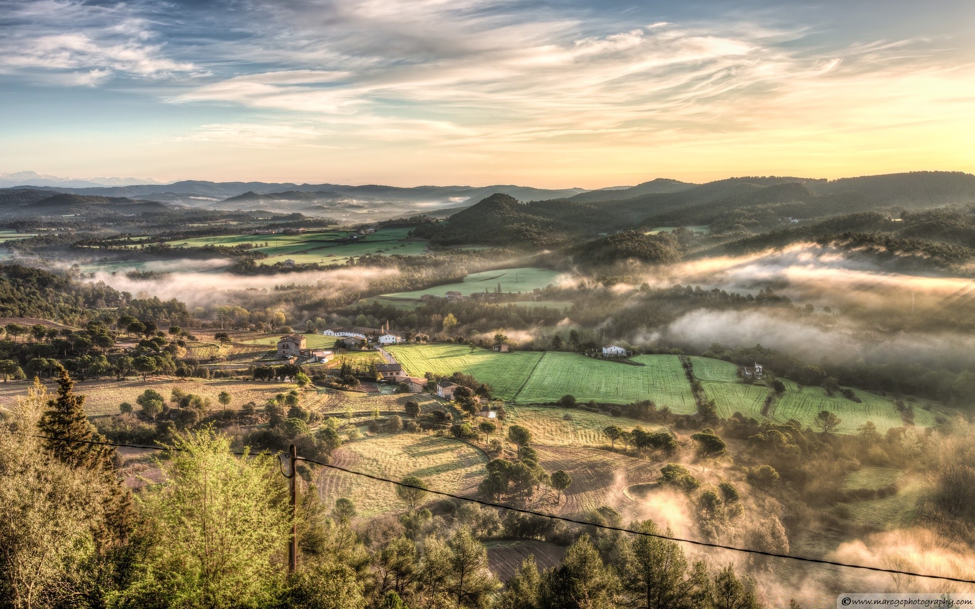 europa paisagem natureza céu viajar ao ar livre cênica água espetáculo colina montanhas nuvem turismo campo grama verão