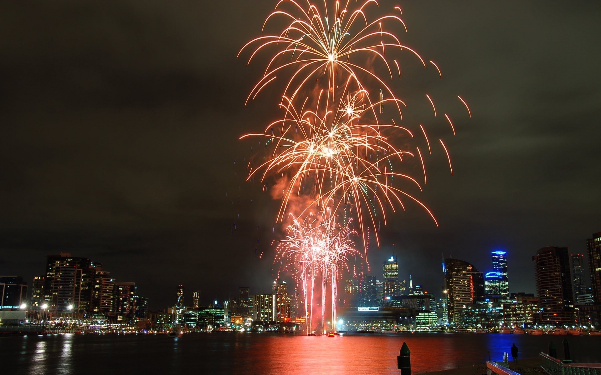 austrália e oceania cidade fogos de artifício noite arquitetura festival viagens água centro da cidade luz rio cidade casa ponte urbano crepúsculo pôr do sol arranha-céu skyline iluminado
